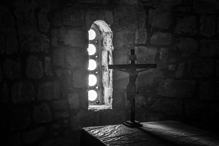 Il mistero della Croce: il vero volto del potere